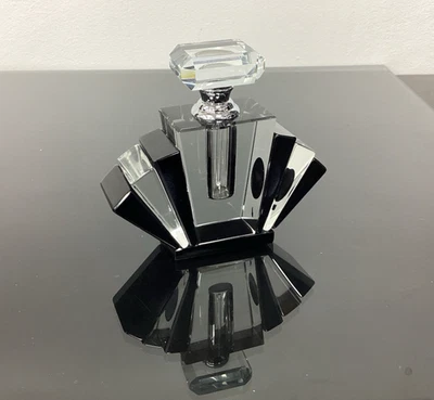 Vintage Art Deco ‘Fan Style’ Crystal Perfume Bottle in Gift Box Weight 228g - Image 1 of 4