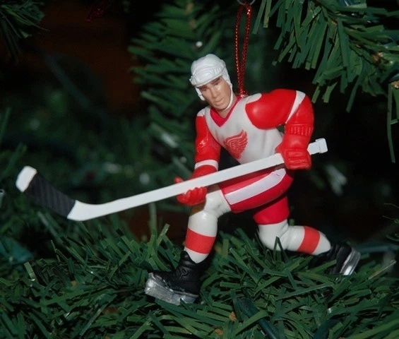 Brendan Shanahan Detroit Red Wings Hockey Christmas Tree Ornament White Jersey - Image 1 of 1