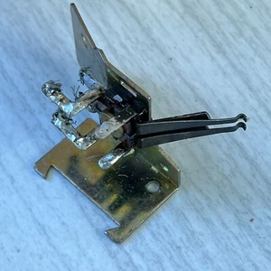 DUAL 1219 1229 Turntable RECORD PLAYER Parts - GROUNDING BRACKET Ground Block - Picture 1 of 3