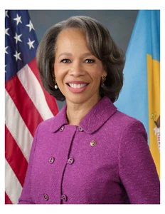 2025 Lisa Blunt Rochester Politician 8x10 Portrait Photo On 8.5" x 11" - Picture 1 of 1