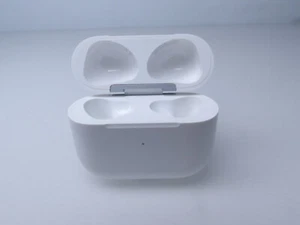 Apple AirPods 3. Generation MagSafe Ladecase A2566 Case LEER gebraucht #74 - Zdjęcie 1 z 5