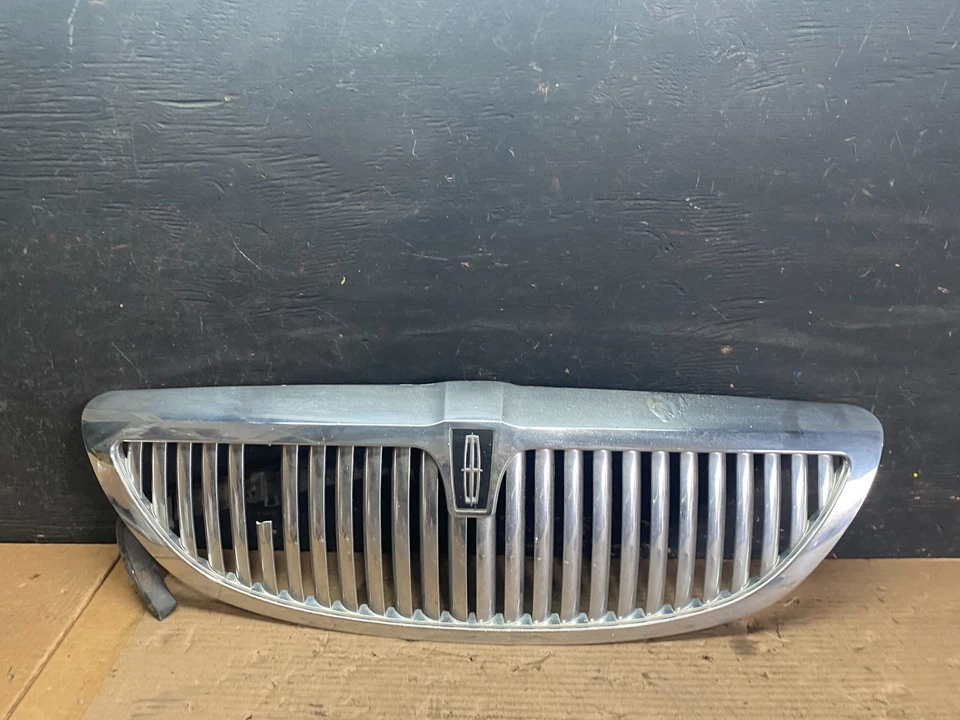 Parrilla de parachoques del capó delantero Lincoln LS 2004 a 2005 con emblema OEM s5654 DG Foto 1 de 4