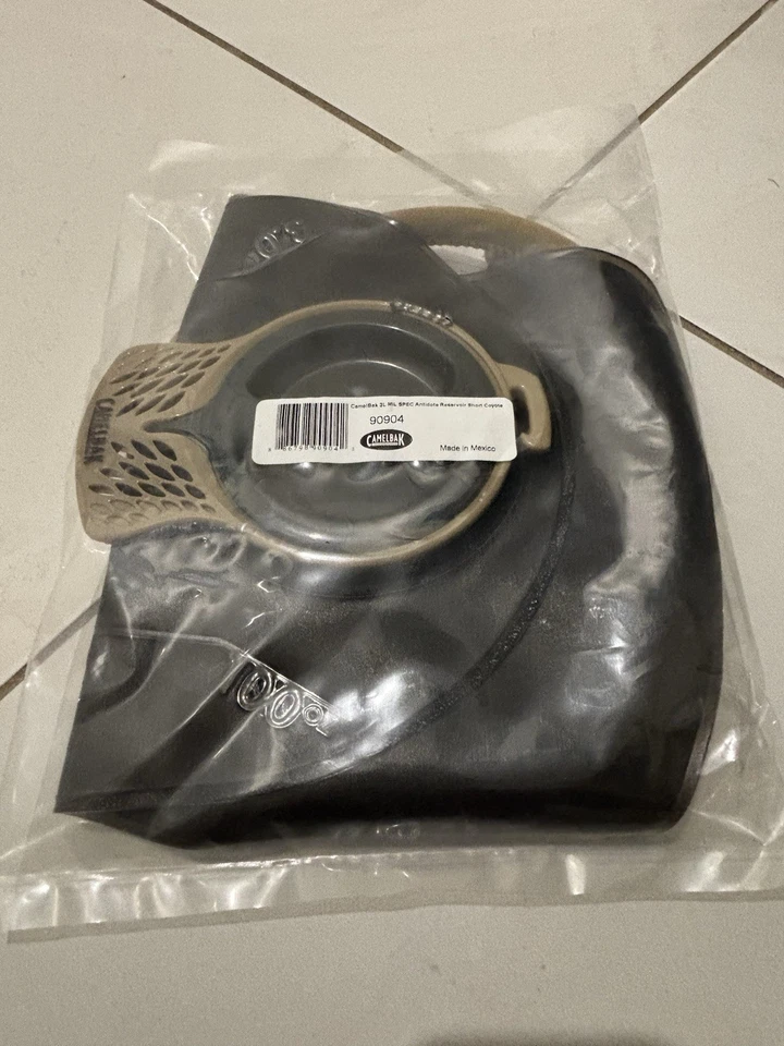 CamelBak 3L MIL Spec Antidote Reservoir Short Coyote bladder, new, unopened - image 1 of 2