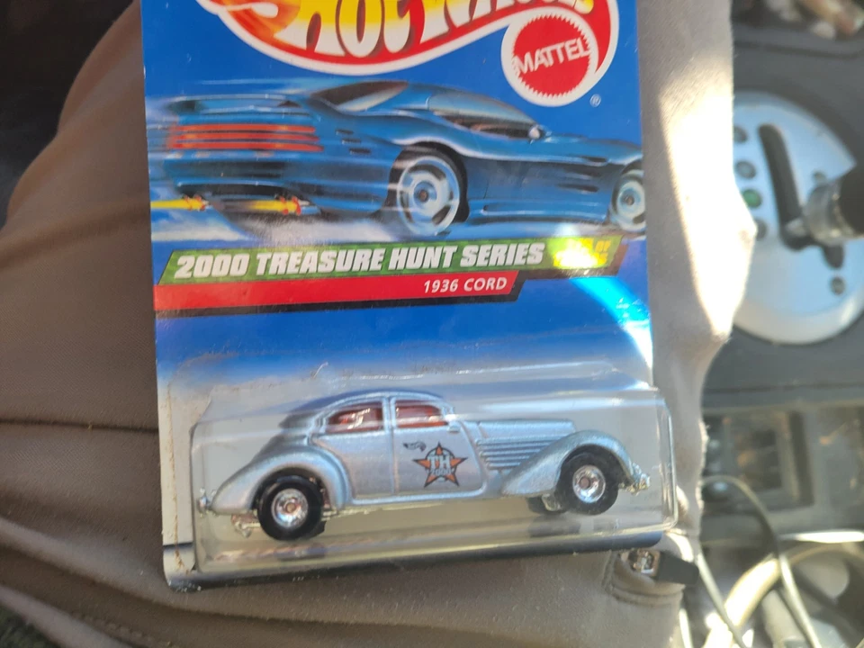 Hot Wheels 2000 Treasure Hunt 1936 cable con Whitewall Real Riders Foto 1 de 1