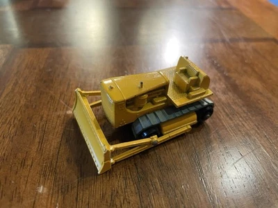 Lesney MATCHBOX Caterpillar D8 Yellow Bulldozer No. 18 - Very Good - Image 1 of 4