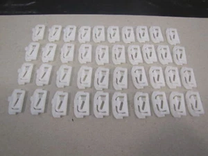 1970-81 FIREBIRD TRANS AM WINDOW REVEAL MOLDING CLIPS - Bild 1 von 1