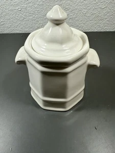 Pfaltzgraff Heritage White Sugar Bowl & Lid Vintage USA  Castle Mark 5 3/4" - Picture 1 of 6