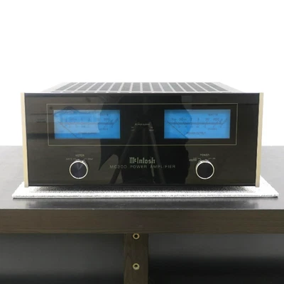 McIntosh MC300 Stereo Power Amplifier Excellent Condition Working - Image 1 of 4