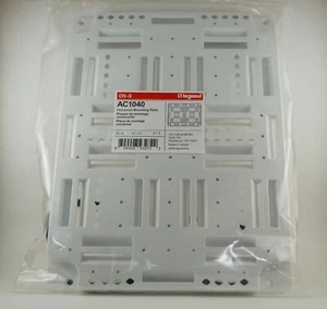 On-Q AC1040 Universal Montageplatte für strukturierte Verdrahtungsgehäuse - Bild 1 von 3