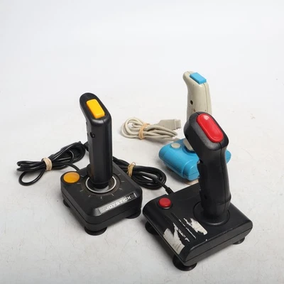 QUICKJOY JR + 2 Joysticks Suit Atari 2600 Commodore 64 - Image 1 of 4