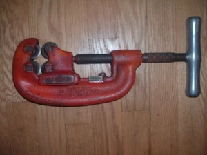 Ridgid No. 42A PIPE CUTTER 1/2" TO 2" Four Wheel Cutting Tool Elyria Ohio USA - Picture 1 of 2
