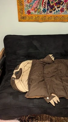 树懒主题棕色睡袋带帽 62"x24" 100% 聚酯纤维 适合儿童和青少年 — 第 1/2 张图片