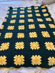 Vintage Retro Granny Square handgefertigt dunkelgrün und gelb afghanischer Überwurf Medium 62x47 - Bild 1 von 4