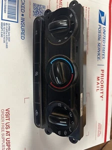 08 superduty heater control Ford OEM - Picture 1 of 1