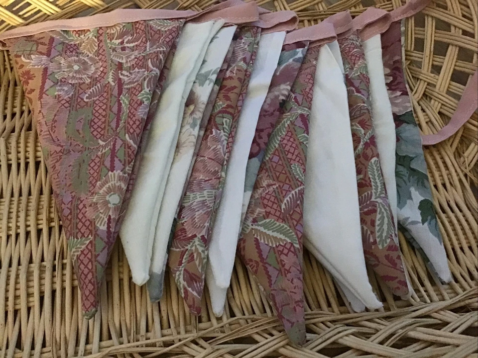 Banderín hecho a mano en D/lado 12 banderas aprox 3 m - floral rosa y verde y blanco Foto 1 de 3