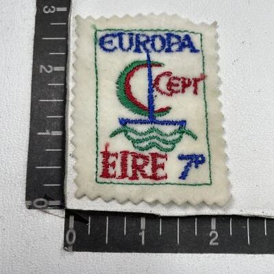 Vtg IRELAND CEPT EIRE 7 Pence Postage Stamp Theme Felt Patch (Color Scheme 5)00B Foto 1 de 2