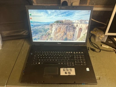 Fujitsu-Siemens Amilo Li3910 laptop 18.4" screen Celeron 1.6gh 120gb SSD 4gb RAM - Image 1 of 2