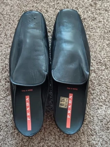 Vintage 90er Prada schwarze Leder Slipper Pantoletten Hausschuhe Gr. 41 Beschreibung lesen - Bild 1 von 11
