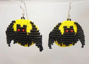 Pendientes de plata Halloween luna llena con murciélago, hechos a mano, hechos a mano - Imagen 1 de 3