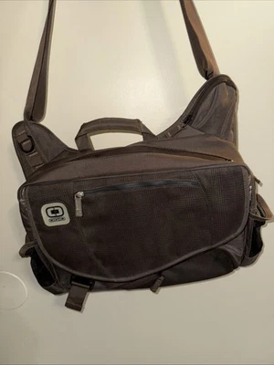 Bolsa para laptop OGIO Design hip hop mensageiro marrom xadrez estilingue organizador satchel B-4 - Imagem 1 de 4