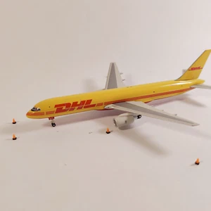 100x Orange Airport Traffic Cones Scenery GSE Vehicle Model 1:400 Scale Diorama - Picture 1 of 5