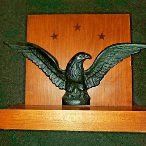 Fermalibri vintage legno e ferro nero aquile tre stelle 6" alto 7" largo circa - Foto 1 di 12