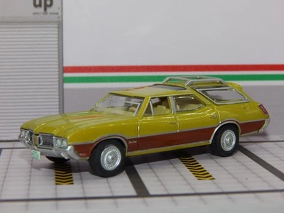 Oldsmobile Vista Cruiser Wagon 1971 verde lima madera 1/64 réplica diorama Foto 1 de 4