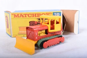 LESNEY MATCHBOX "NEW 16" CASE TRACTOR - Box and Vehicle are Really Nice! - Picture 1 of 11
