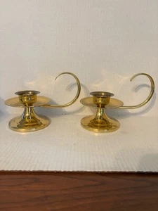VINTAGE PAIR OF SOLID BRASS  CHAMBER CANDLESTICK HOLDERS 6-1/4" HIGH AT HANDLES - Picture 1 of 14