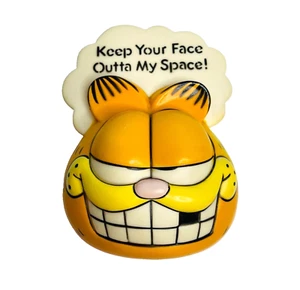 Garfield Door Knob Cover 1981 "Keep Your Face Outta My Space!" RARE Collectable - Picture 1 of 9