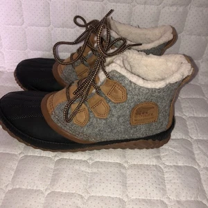 Sorel Out N About Duck Boots Womens 7.5 Gray Felt Leather Waterproof NL3150-052 - Picture 1 of 22