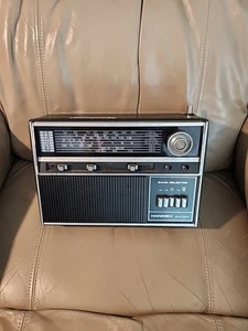 Vintage Hanimex Solid State Transistor Portable Multi-band Radio 7900 Working - Picture 1 of 12