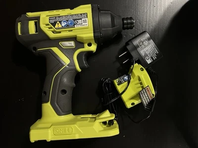 RYOBI ONE+ 18V P235A 1/4 pol. Driver de impacto + carregador SEM BATERIA - Imagem 1 de 4