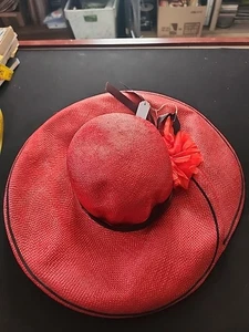 De colección Madcaps Mujer Rojo Paja Lg Sombrero Iglesia Derby Historia Limitación Nuevo Con Etiquetas - Imagen 1 de 6