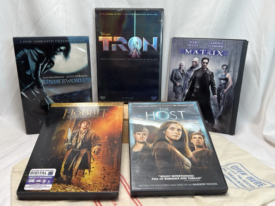 Лот товаров научно-фантастический боевик Matrix Tron Underworld Hobbit Halo Blu Ray DVD - Изображение 1 из 2