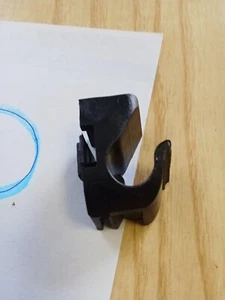 Cerniera Gancio Rotazione Cappelliera Post sinistra Lancia fiat 71753109 Nuova - Foto 1 di 3