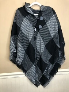 Mix It Black White Poncho Shawl Sweater One Size NWT - Picture 1 of 5