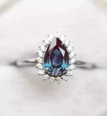 Anillo de San Valentín de diamantes y alejandrita natural de 3,90 quilates de oro blanco real de 14 quilates Foto 1 de 4