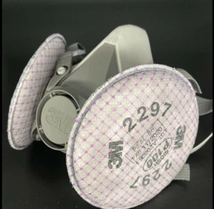 3M 6300 Half Face Respirator Facepiece Mask & 2- 2297 P100 Particulate Filter LG - Picture 1 of 3