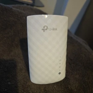 TP-LINK AC750 Wireless Range Extender (RE200) - Picture 1 of 2