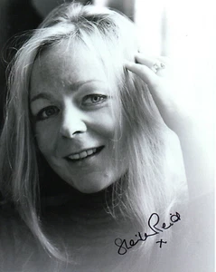 Television Autograph: SHEILA REID (Actor) Signed Photo - Picture 1 of 1