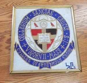 ⛪️🧶Vintage Hand Made College of the Holy Cross Nadelspitze?? Gerahmte Kunst ⛪️🧶 - Bild 1 von 13