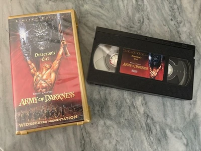 Army of Darkness (VHS, 1999, Limited Ed Widescreen Directors Cut) #36041/50000 Foto 1 de 3