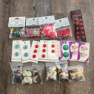 Assorted Buttons Sewing Arts & Crafts Clothing Accessories Vintage Modern - Picture 1 of 9