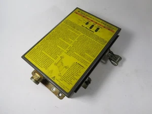 STI LCC-FB-DC2-U Light Curtain Controller 115-120VAC 24VDC  (NO CABLE) USED - Picture 1 of 3