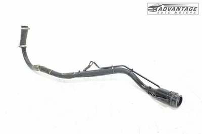 Chrysler 300 S 2011-2019 tanque de combustible trasero tanque de llenado cuello manguera tubo OEM Foto 1 de 4