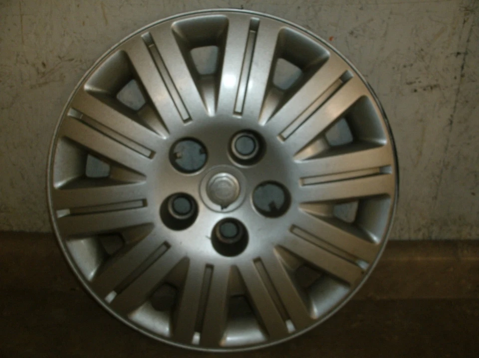 Tapacubos de rueda Dodge Caravan 2001-2004 Foto 1 de 1