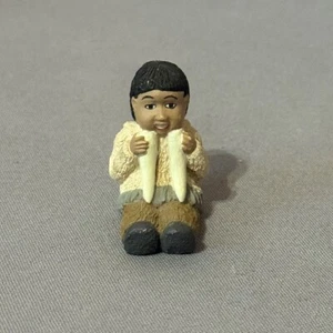 Vintage Eskimo Inuit Figurine Miniature Gift Native Aboriginal Walrus Hunter - Picture 1 of 3