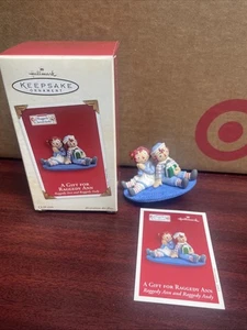Hallmark Keepsake Ornament A Gift For Raggedy Ann Christmas 2003 Clip On  - Picture 1 of 9