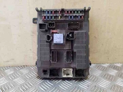 Cassetta fusibili Citroën C5 I Break DE 9646226880 2.0 Diesel 79kw 2001 26111551 - Immagine 1 di 3